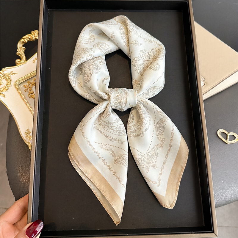 Head Wrap Turban - ヴィンテージベージュペイズリープリントスクエアスカーフサテンシルクバンダナ女性用夏毎日の通勤日焼け止めネックヘアアクセサリー