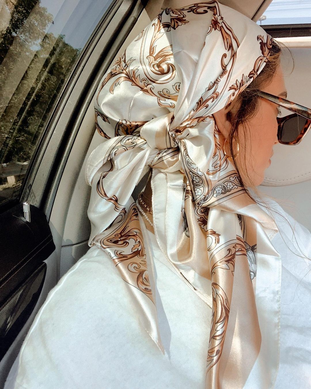 サテンスクエアスカーフ女性イスラム教徒ヒジャーブエレガント  - Head Wrap Turban のレビューと価格