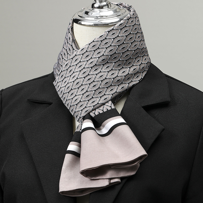 メンズスカーフ イミテーションシルク ネックスカーフ 小さな - Silk Neck Scarf のレビューと価格