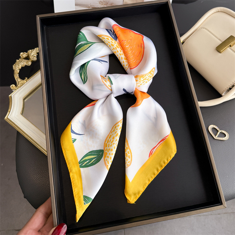 2026年新作フルーツプリントシルクスクエアスカーフ、女性用 - Ascot Neck Scarf のレビューと価格