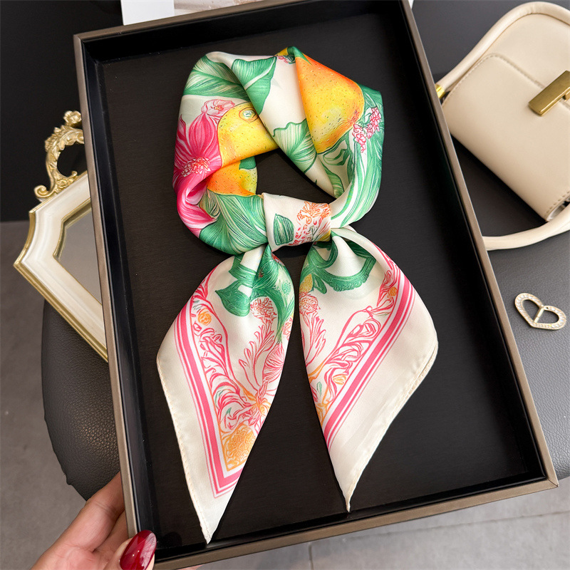 2026年新作フルーツプリントシルクスクエアスカーフ、女性用 - Ascot Neck Scarf のレビューと価格