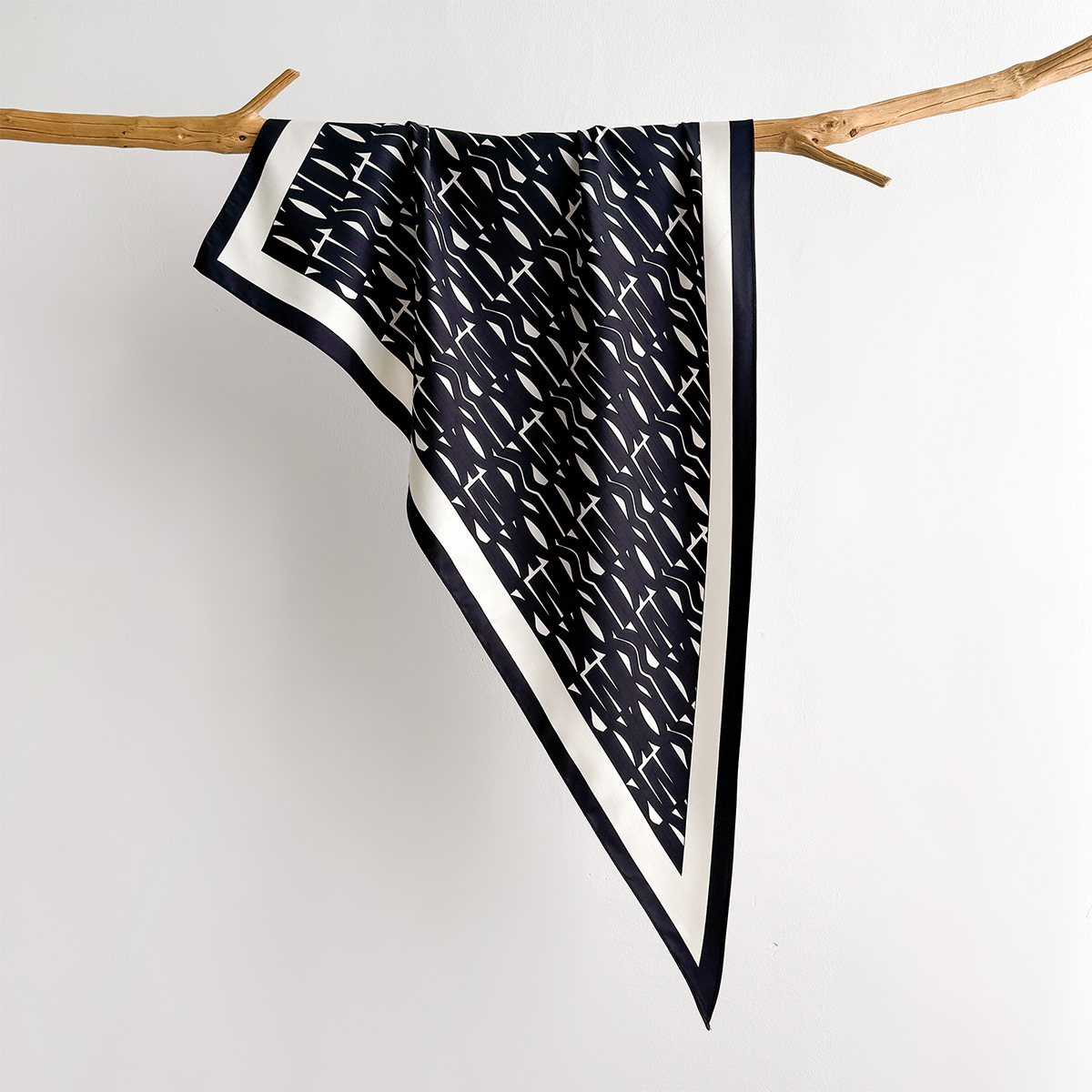春プリントスクエアスカーフ女性のためのソフトステインイミテー - Silk Neck Scarf のレビューと価格